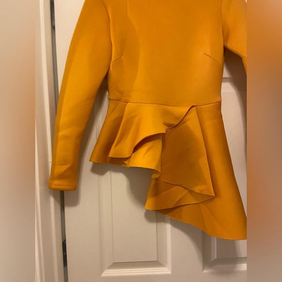 2 Piece set Gold Drop Hem Top and Leggings - Picture 7 of 10